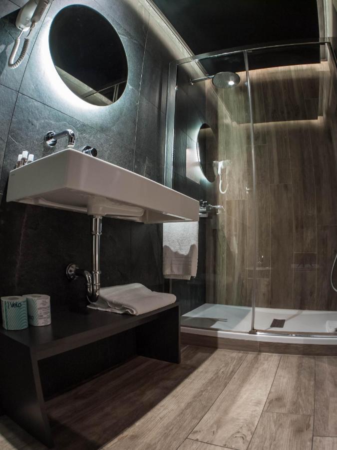 Bed Milano Linate Hotel ภายนอก รูปภาพ