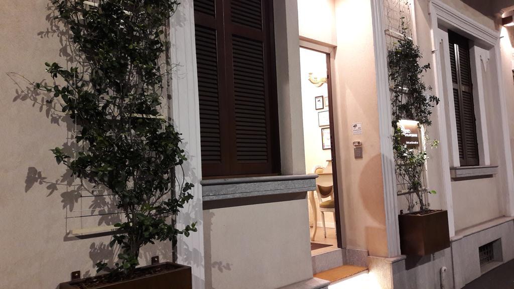 Bed Milano Linate Hotel ภายนอก รูปภาพ