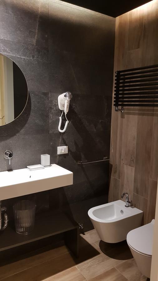 Bed Milano Linate Hotel ภายนอก รูปภาพ
